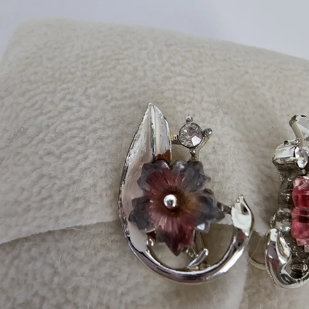 Vintage Signed Coro Pink Sugar Flower Screw-Back Earrings - 1940s/50s